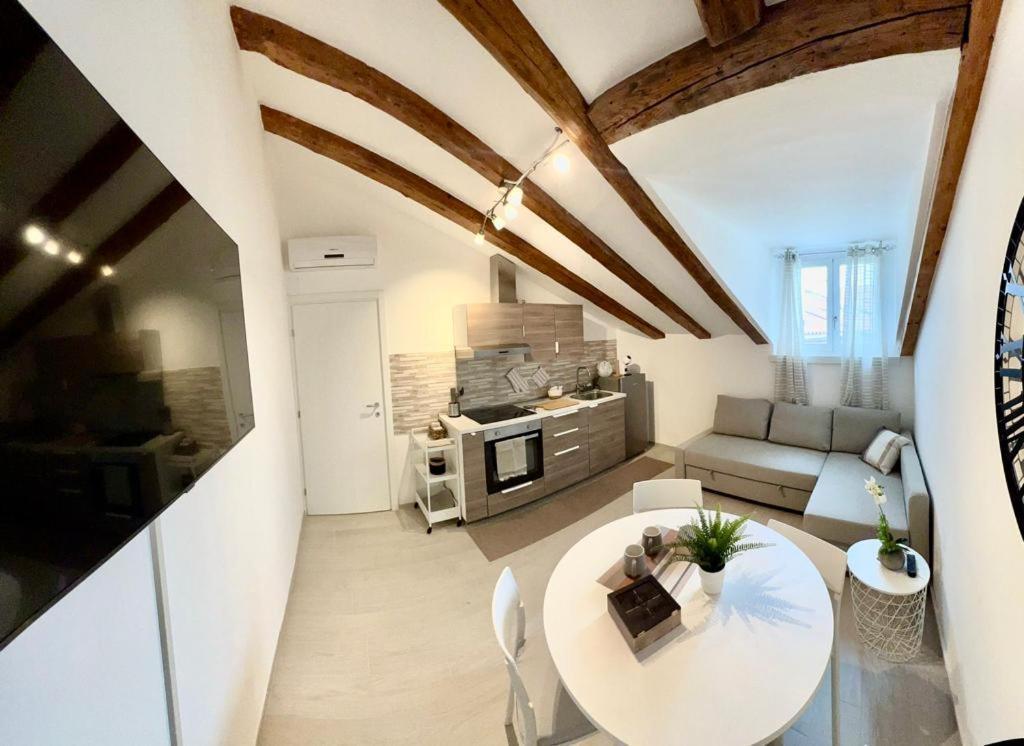 Perfect Stay Apartments Триест Экстерьер фото